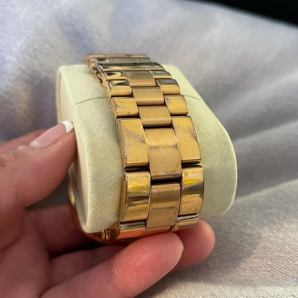 Michael Kors Dylan Rose Gold Watch main image 2